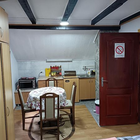 Apartman Mika 소코 반자 외부 사진